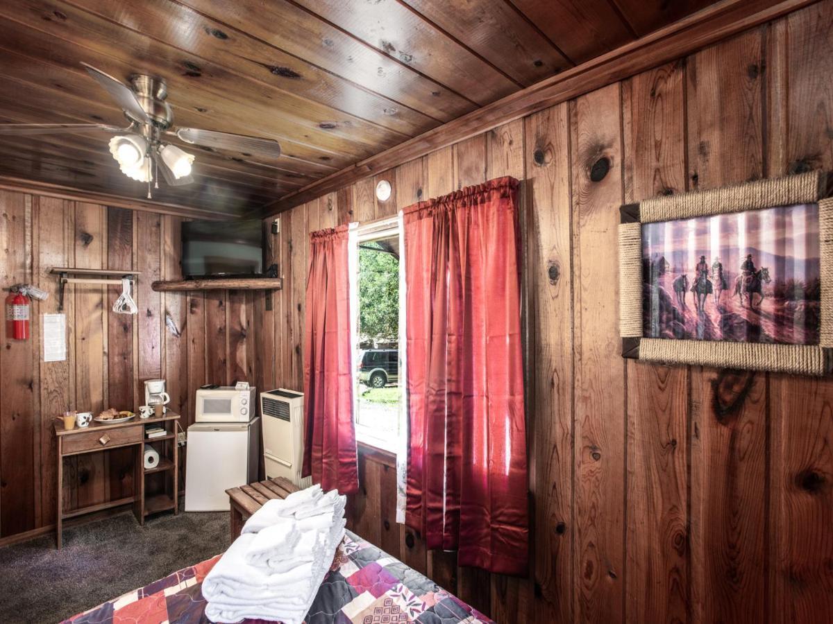 Apache Village Cabinette 11, Queen Bed, Midtown, Sleeps 2 Ruidoso Esterno foto