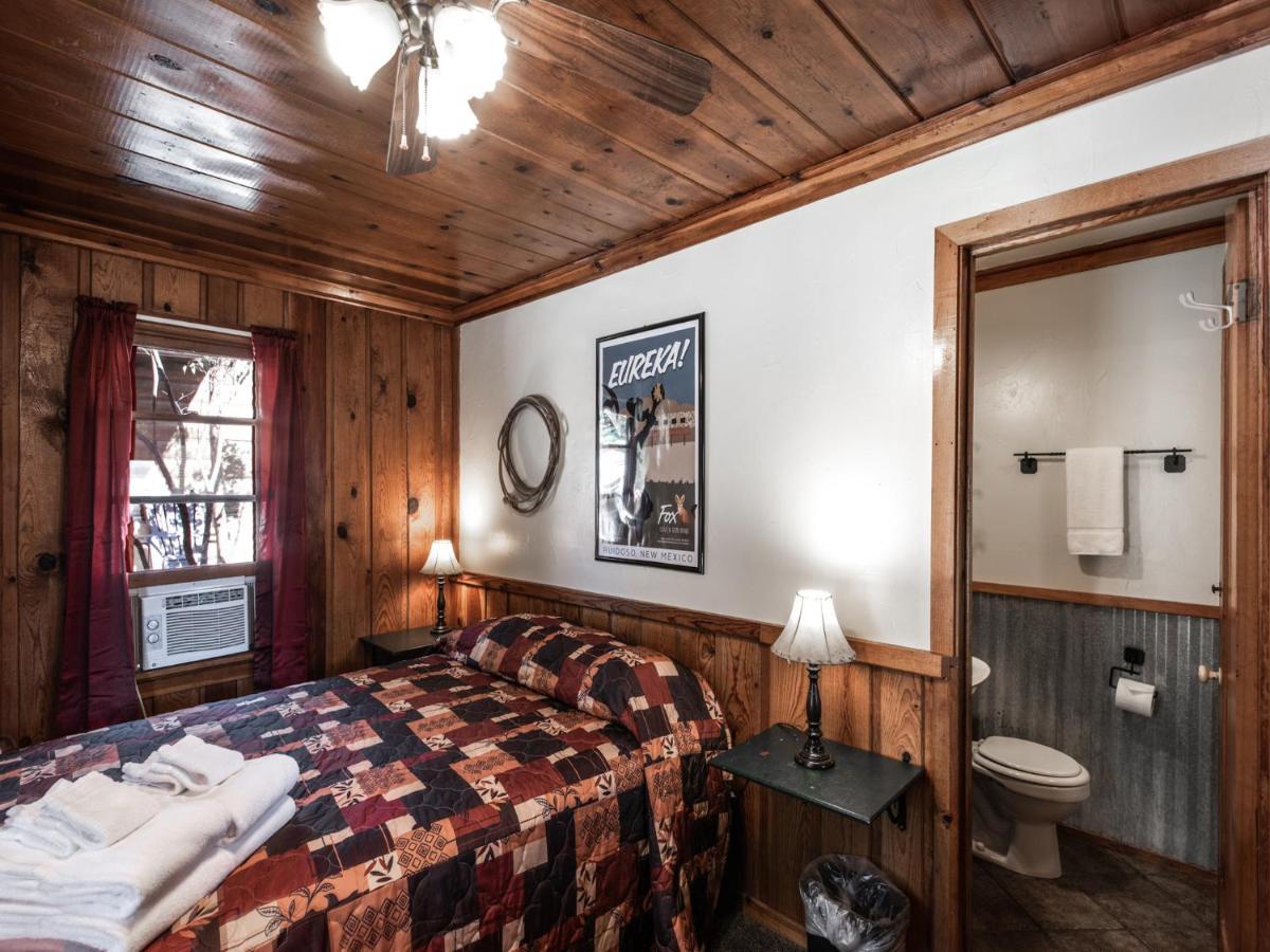 Apache Village Cabinette 11, Queen Bed, Midtown, Sleeps 2 Ruidoso Esterno foto