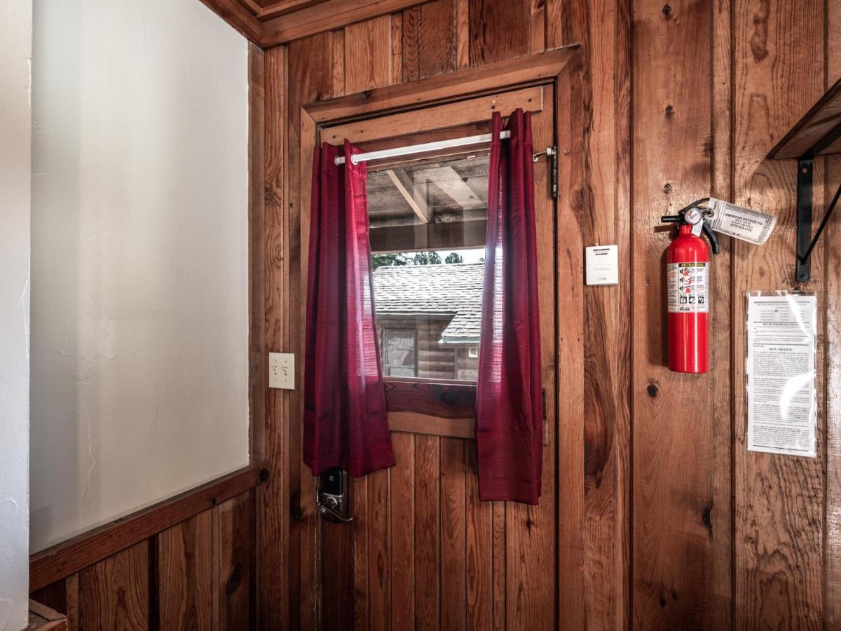 Apache Village Cabinette 11, Queen Bed, Midtown, Sleeps 2 Ruidoso Esterno foto